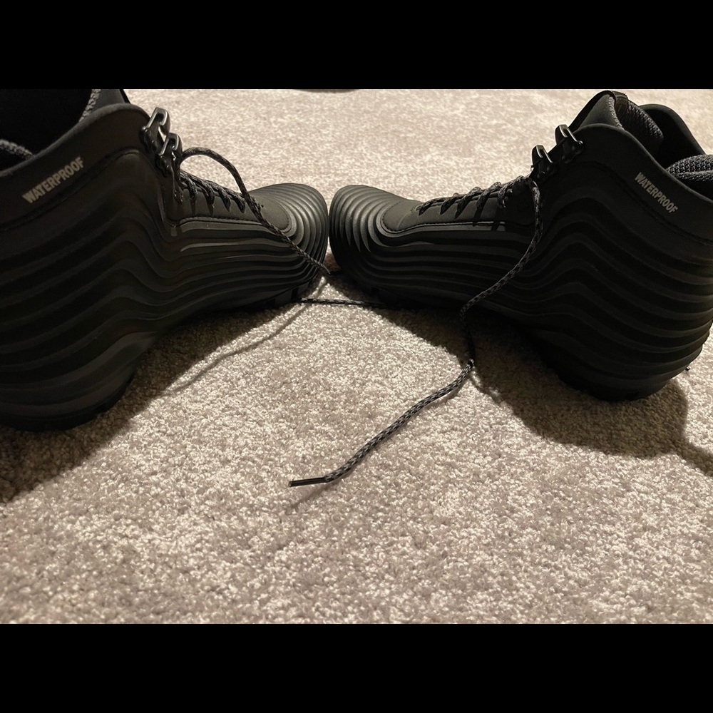 Nike lunar boots rare all black water proof
